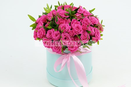 Розы в коробке Амели купить в Москве недорого